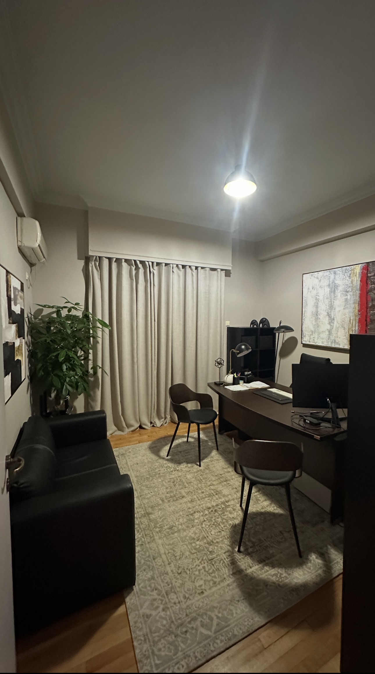 Ο χώρος υποδοχής και εργασίας του AGN Law Office